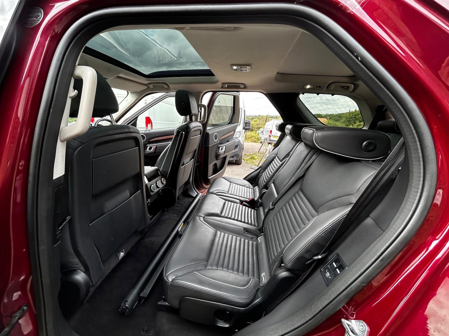 Used Land Rover Discovery 2017 for sale - 76798670: Photo 19