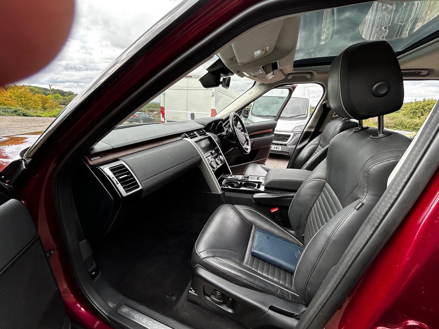 Used Land Rover Discovery 2017 for sale - 76798670: Photo 21