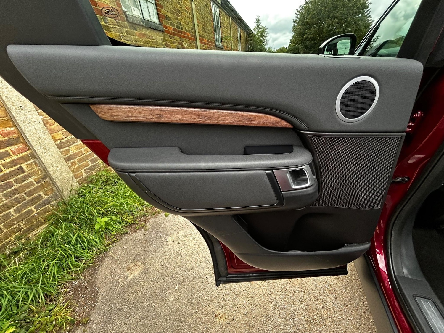 Used Land Rover Discovery 2017 for sale - 76798670: Photo 24