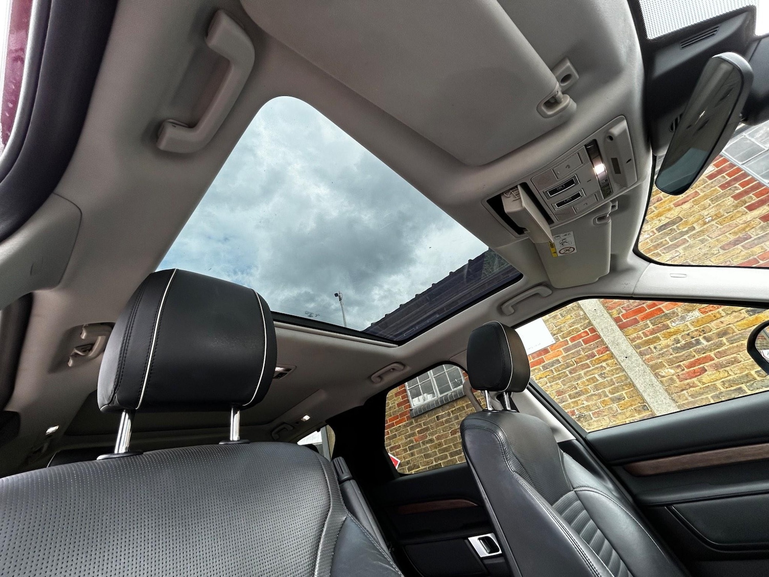 Used Land Rover Discovery 2017 for sale - 76798670: Photo 29