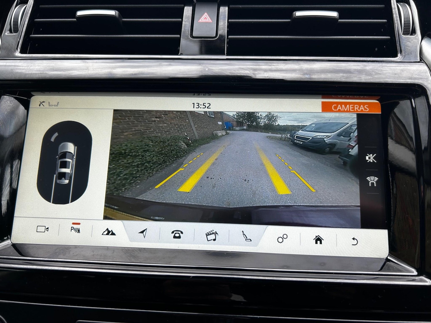 Used Land Rover Discovery 2017 for sale - 76798670: Photo 42