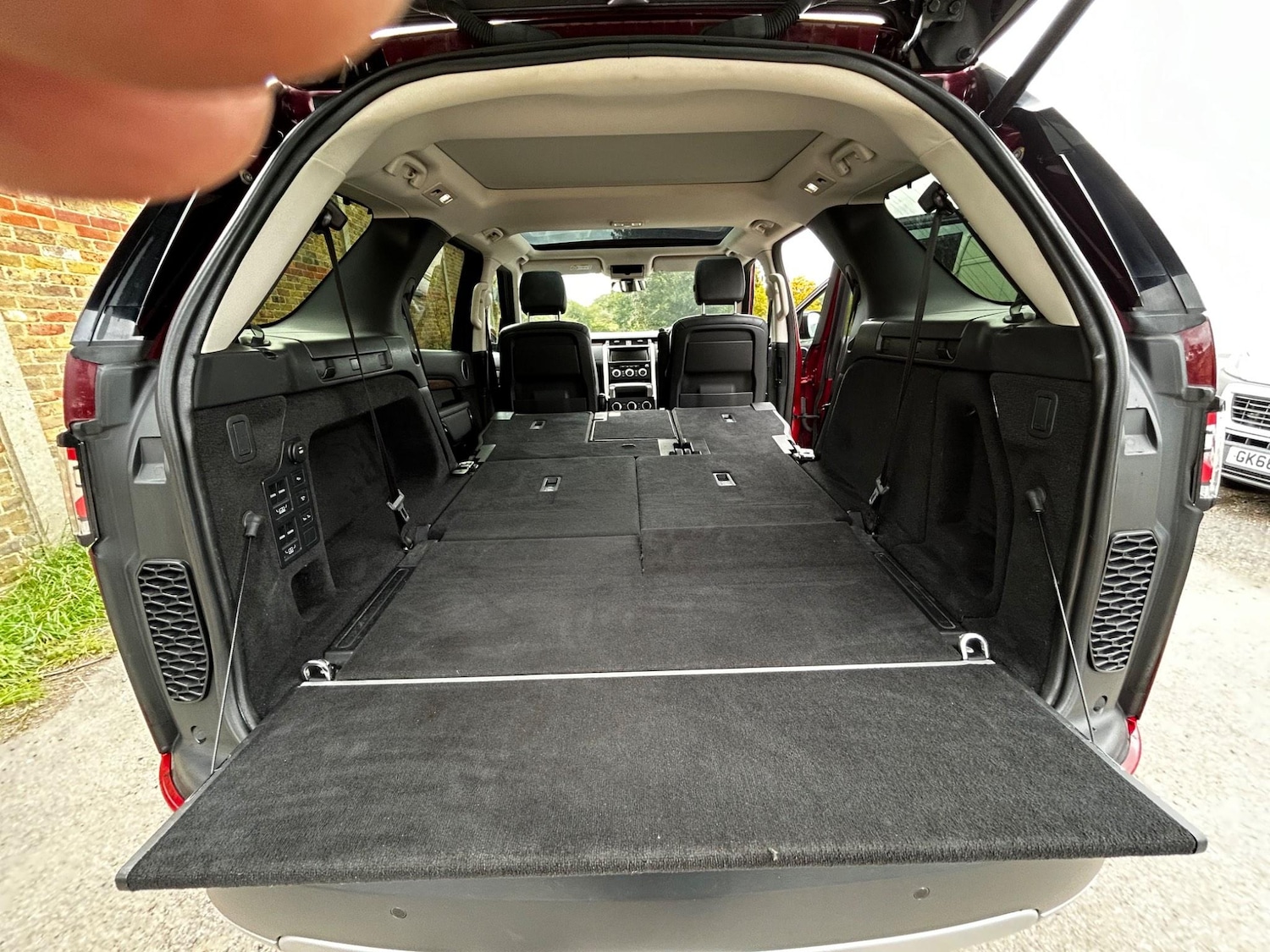 Used Land Rover Discovery 2017 for sale - 76798670: Photo 7