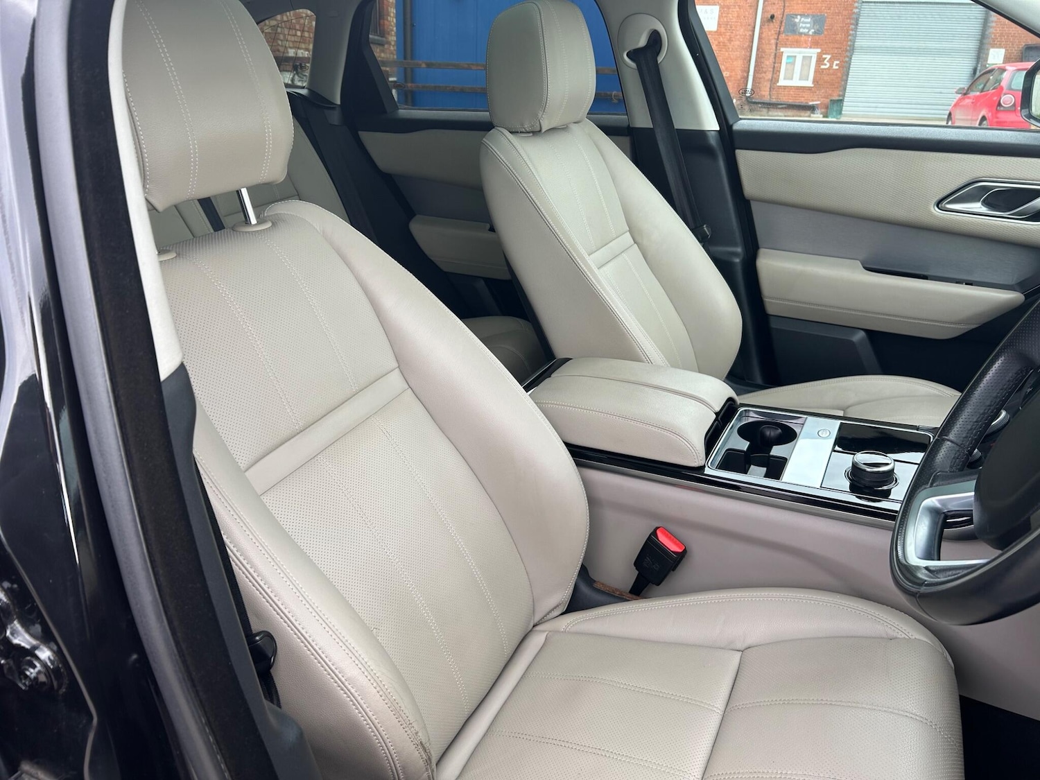 Used Land Rover Range Rover Velar 2017 for sale - 77676534: Photo 11