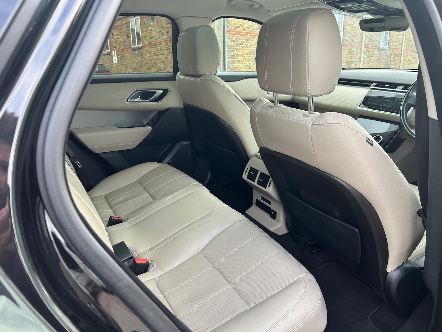 Used Land Rover Range Rover Velar 2017 for sale - 77676534: Photo 15