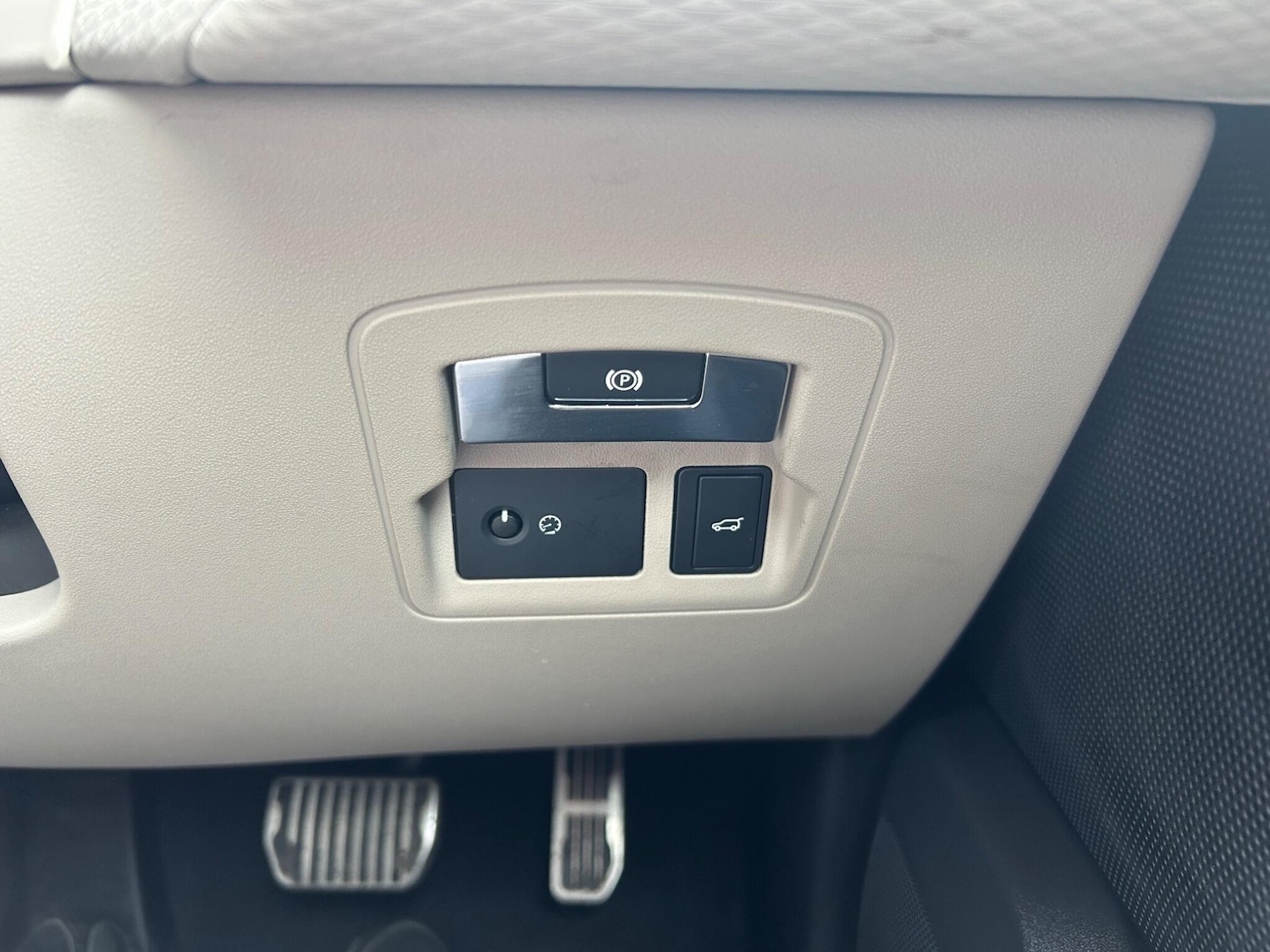 Used Land Rover Range Rover Velar 2017 for sale - 77676534: Photo 19