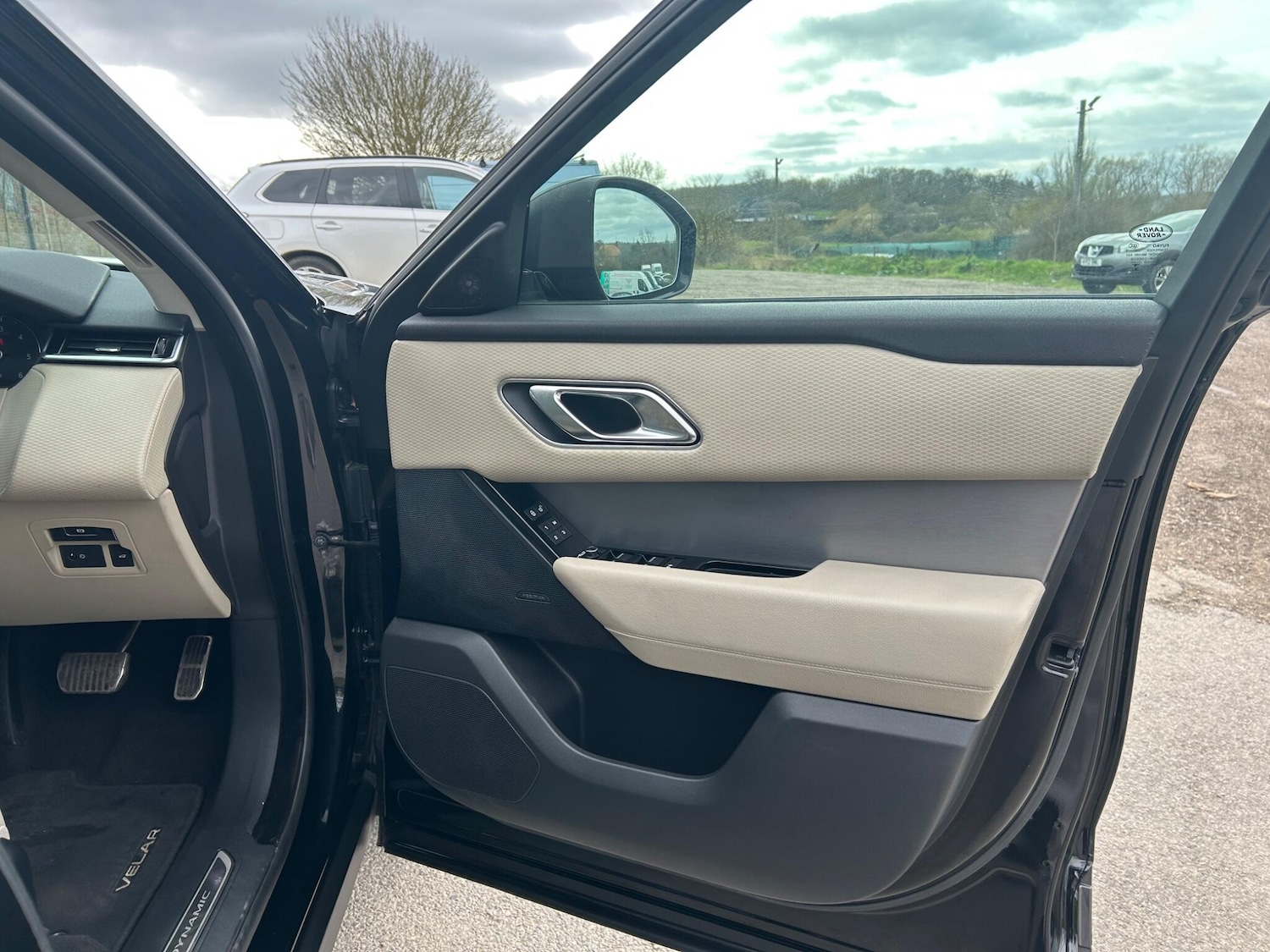 Used Land Rover Range Rover Velar 2017 for sale - 77676534: Photo 23