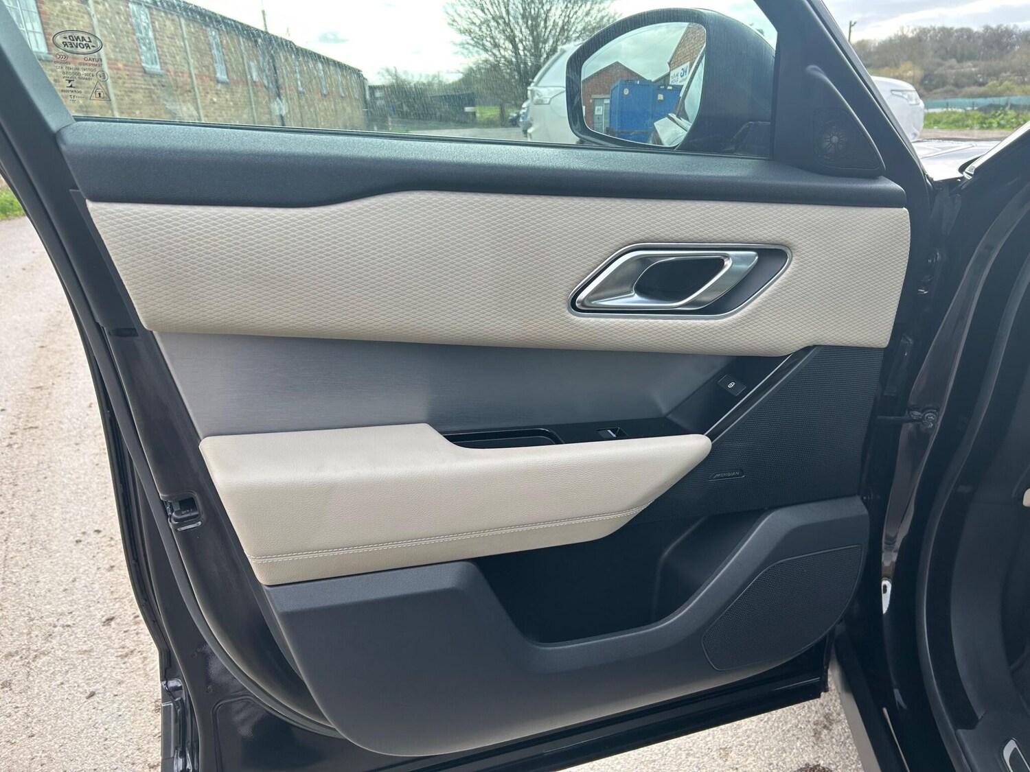 Used Land Rover Range Rover Velar 2017 for sale - 77676534: Photo 24