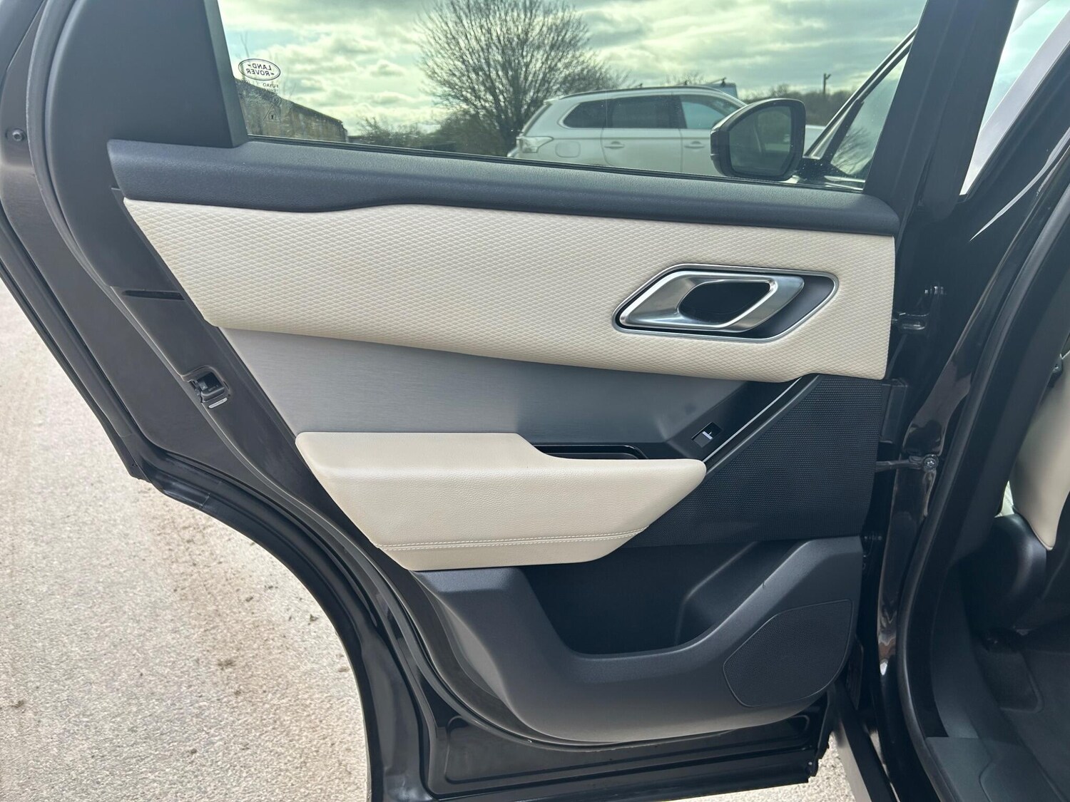 Used Land Rover Range Rover Velar 2017 for sale - 77676534: Photo 25