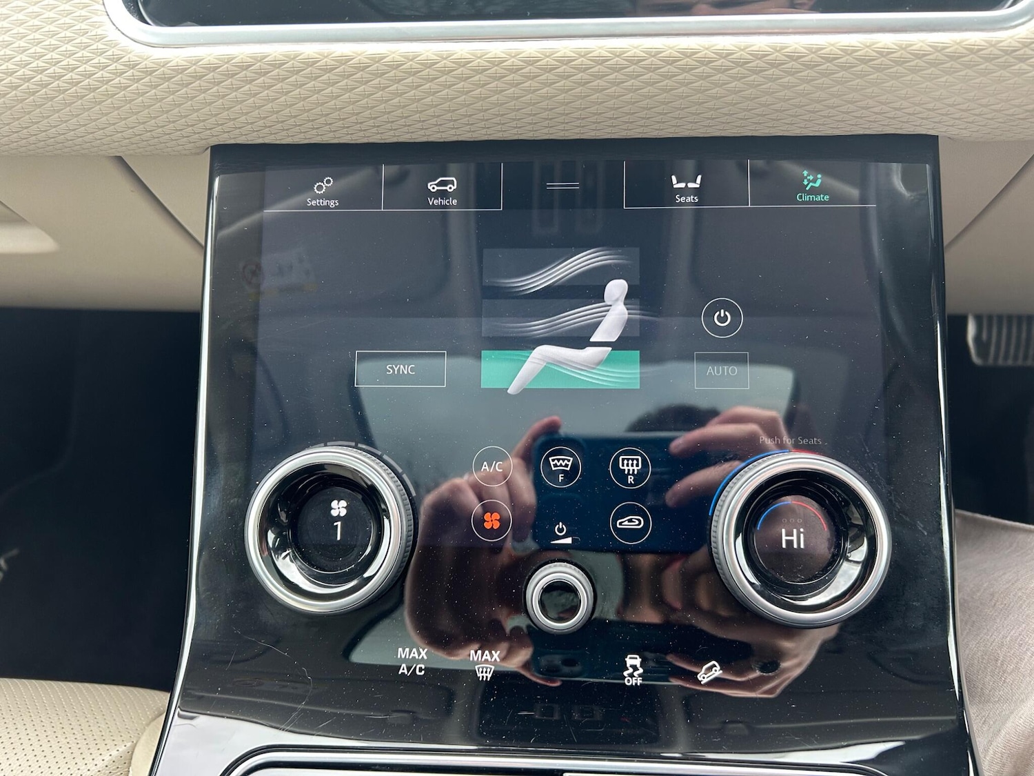 Used Land Rover Range Rover Velar 2017 for sale - 77676534: Photo 34