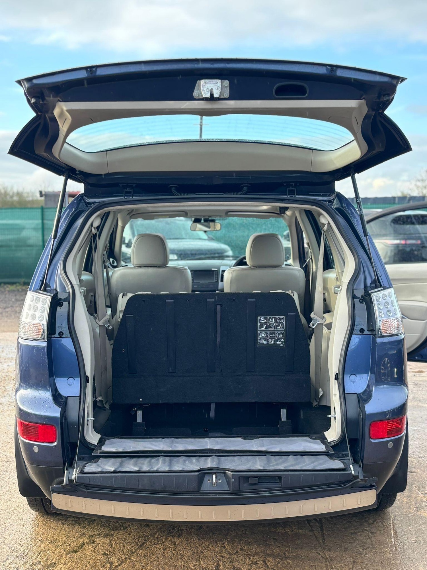 Used Mitsubishi Outlander 2007 for sale - 77236226: Photo 26