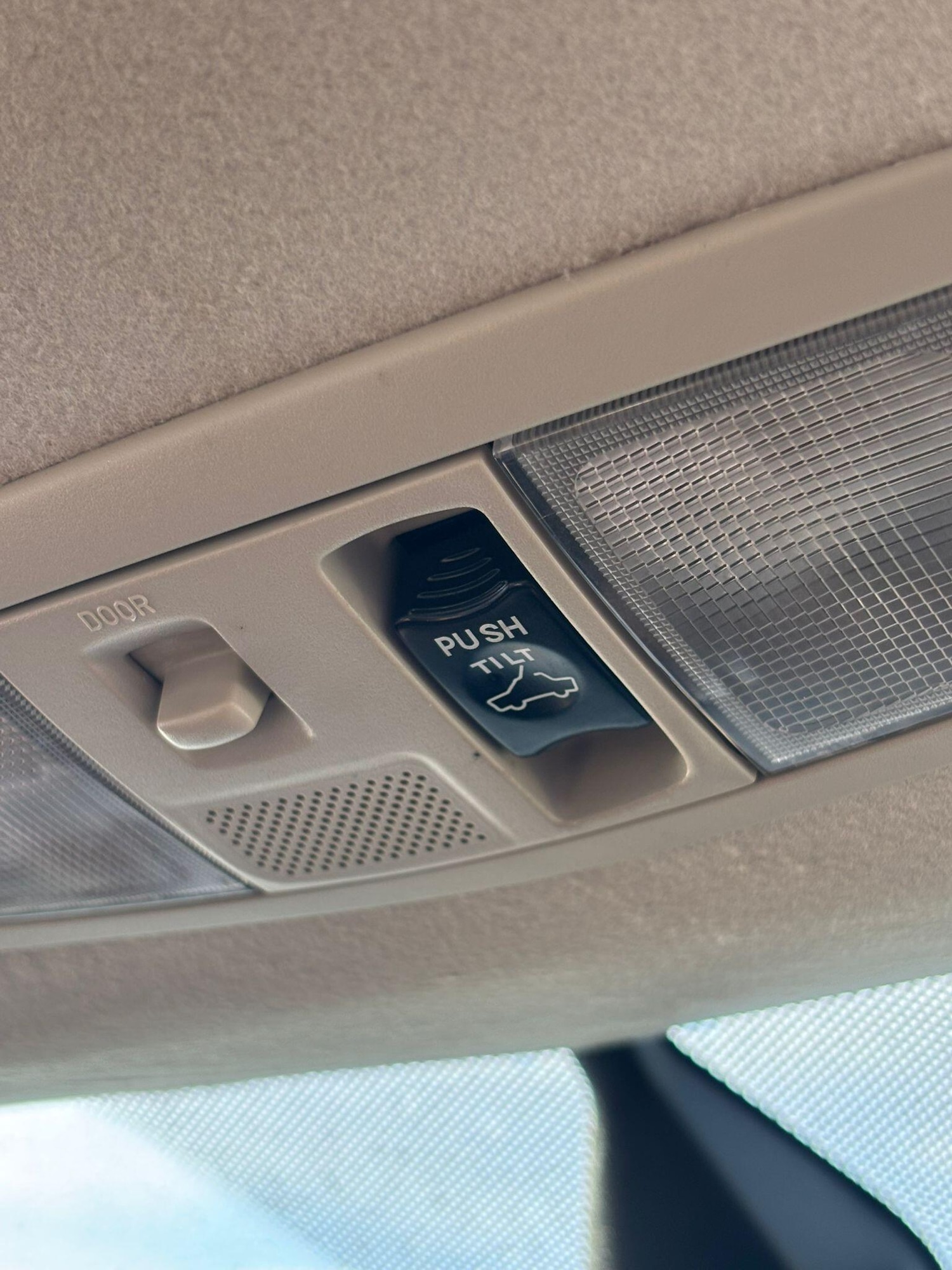 Used Mitsubishi Outlander 2007 for sale - 77236226: Photo 32