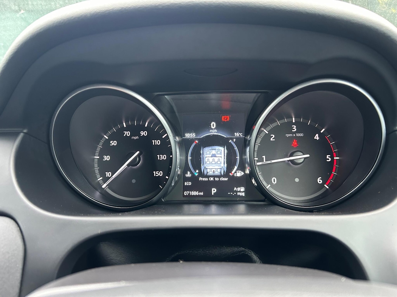 Used Land Rover Discovery Sport 2016 for sale - 76292864: Photo 10