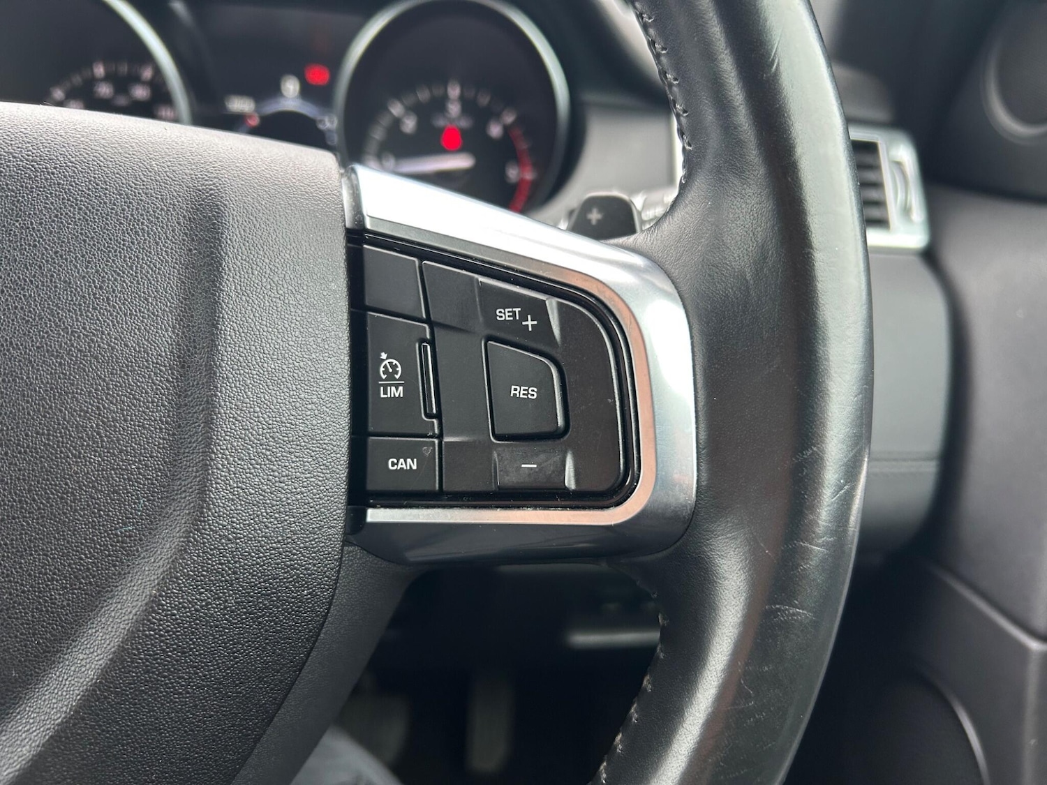 Used Land Rover Discovery Sport 2016 for sale - 76292864: Photo 11