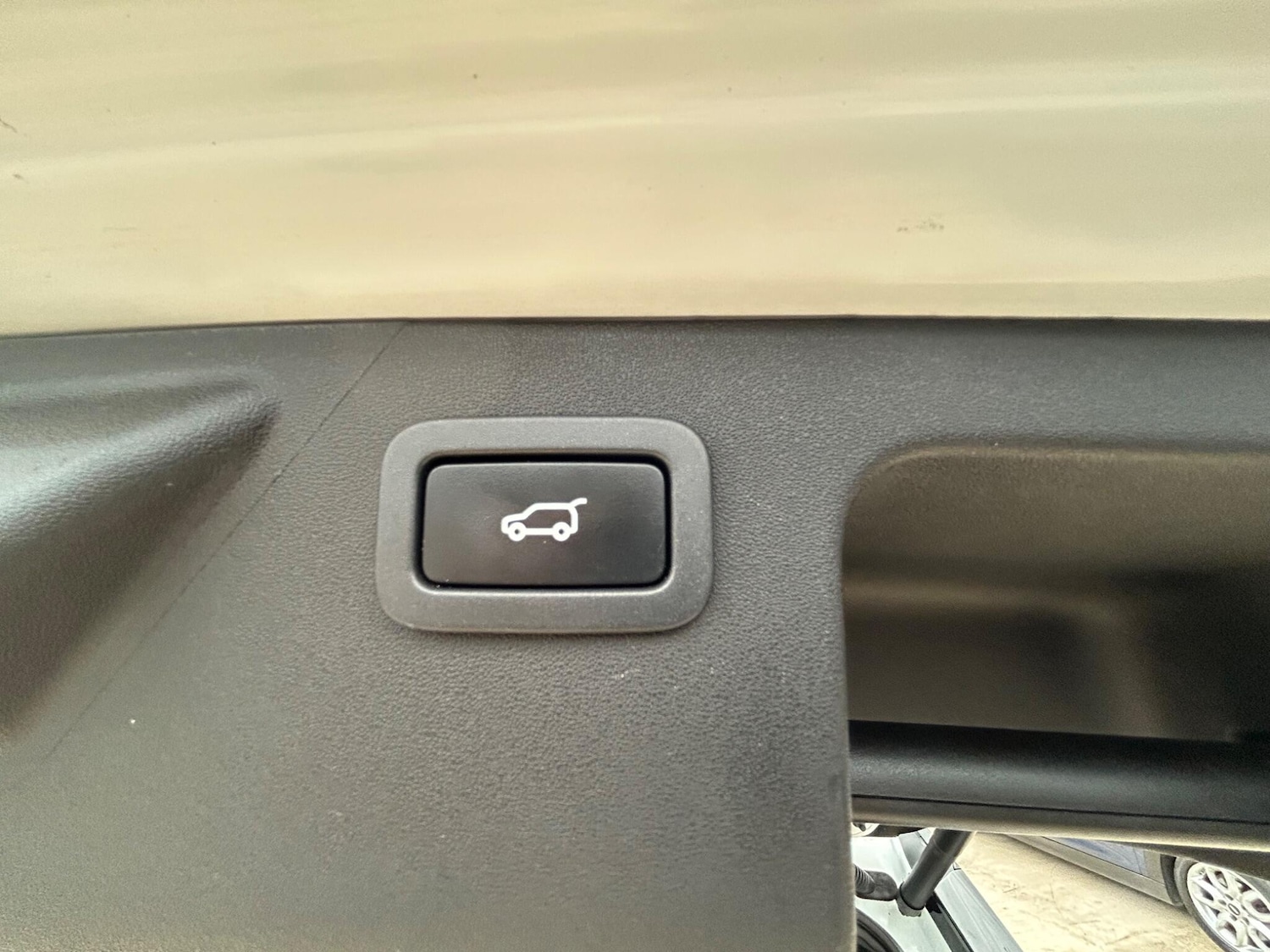 Used Land Rover Discovery Sport 2016 for sale - 76292864: Photo 28