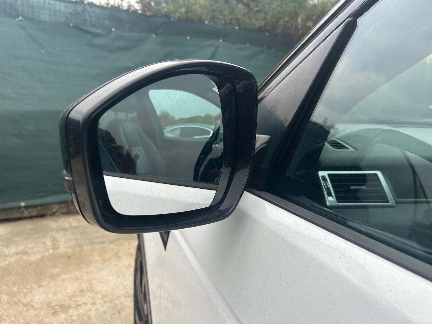 Used Land Rover Discovery Sport 2016 for sale - 76292864: Photo 35