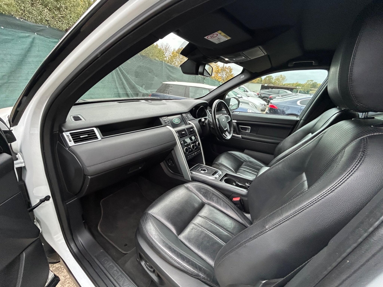 Used Land Rover Discovery Sport 2016 for sale - 76292864: Photo 4