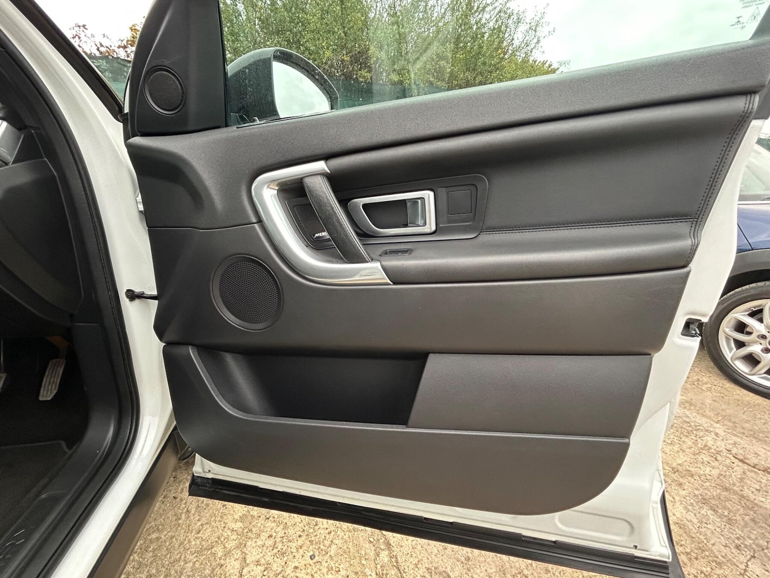 Used Land Rover Discovery Sport 2016 for sale - 76292864: Photo 44