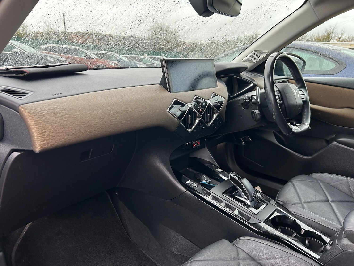 Used DS Automobiles DS 3 Crossback 2019 for sale - 76750856: Photo 2