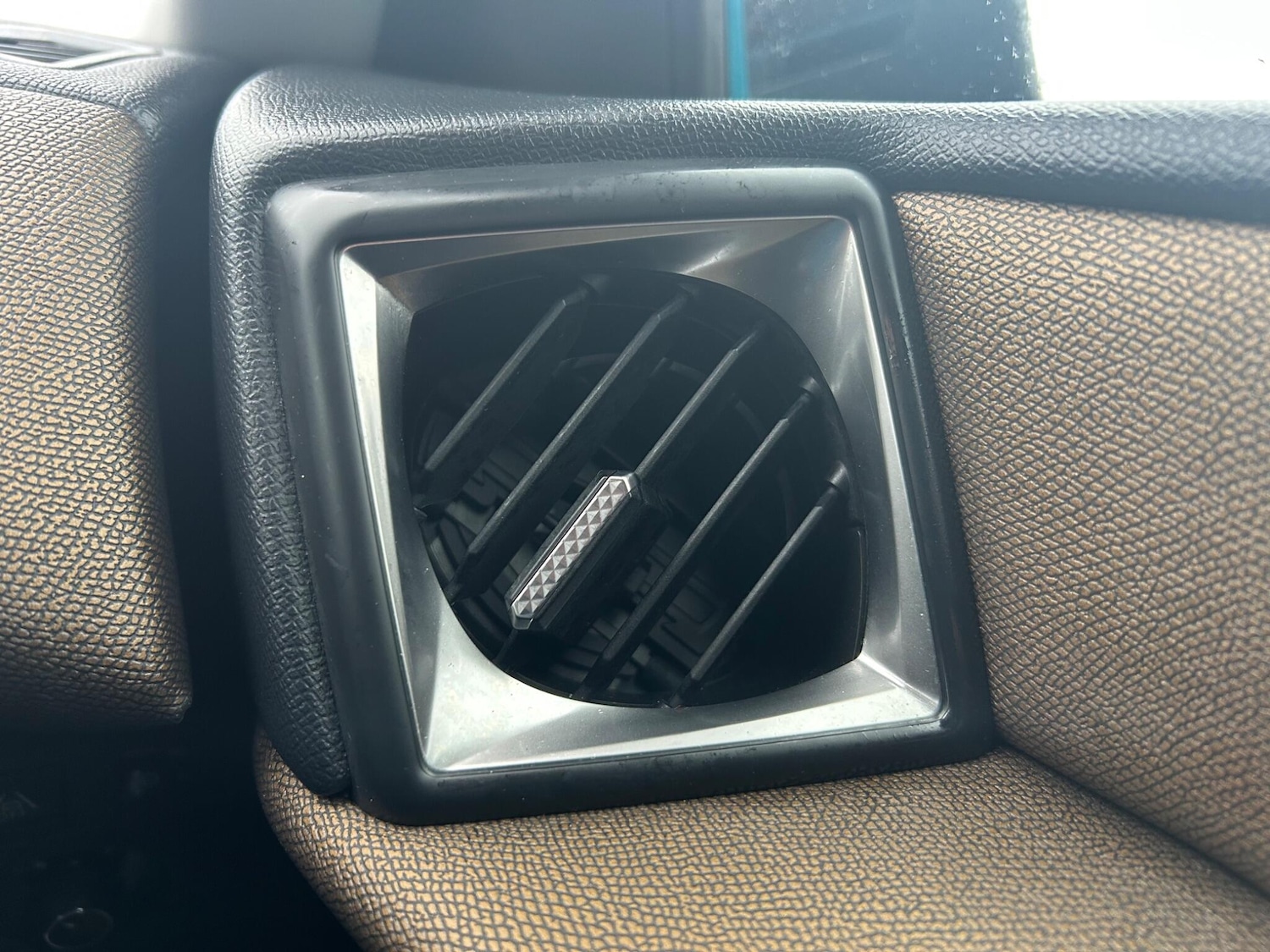 Used DS Automobiles DS 3 Crossback 2019 for sale - 76750856: Photo 30