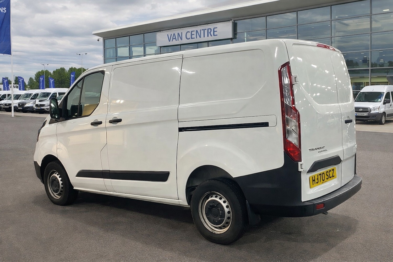 Used Ford Transit Custom 2020 for sale - 77303323: Photo 2