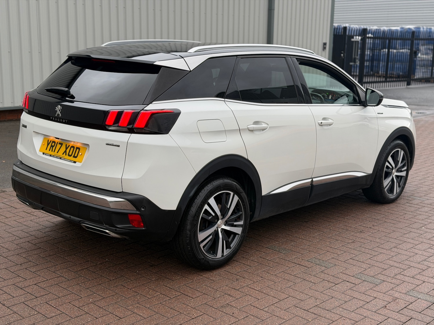 Used Peugeot 3008 2017 for sale - 76720351: Photo 6