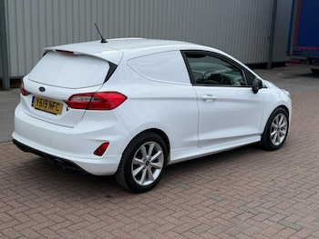 Used Ford Fiesta Van 2019 for sale - 78410304: Photo