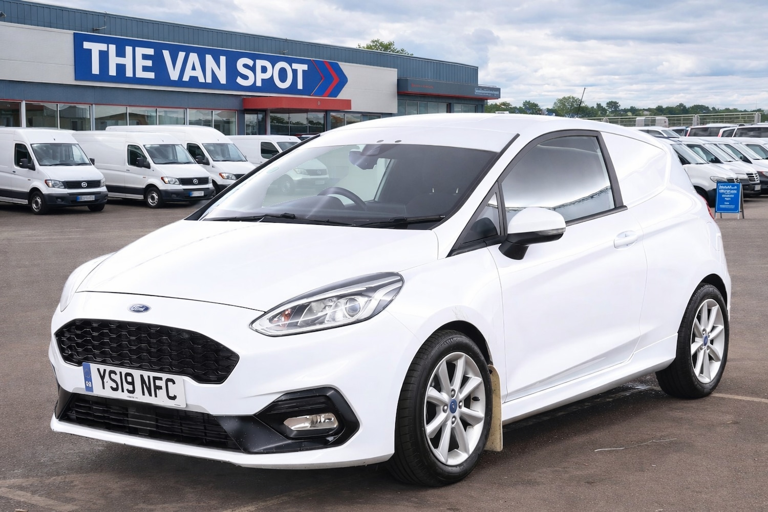 Used Ford Fiesta 2019 for sale - 77803901: Photo 2