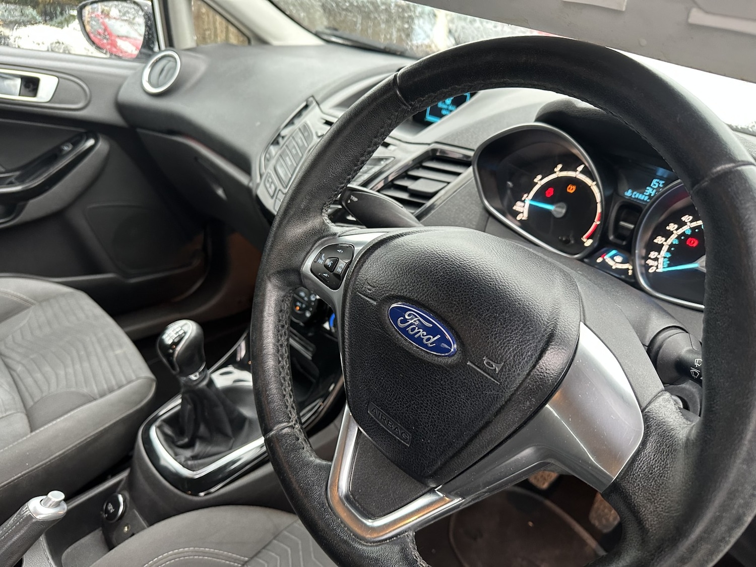 Used Ford Fiesta 2015 for sale - 77464613: Photo 2