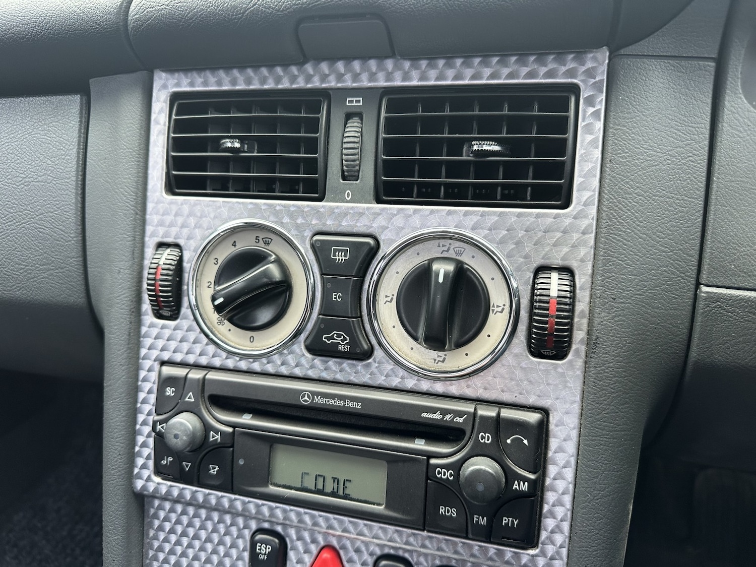 Used Mercedes-Benz SLK 2002 for sale - 77851467: Photo 13