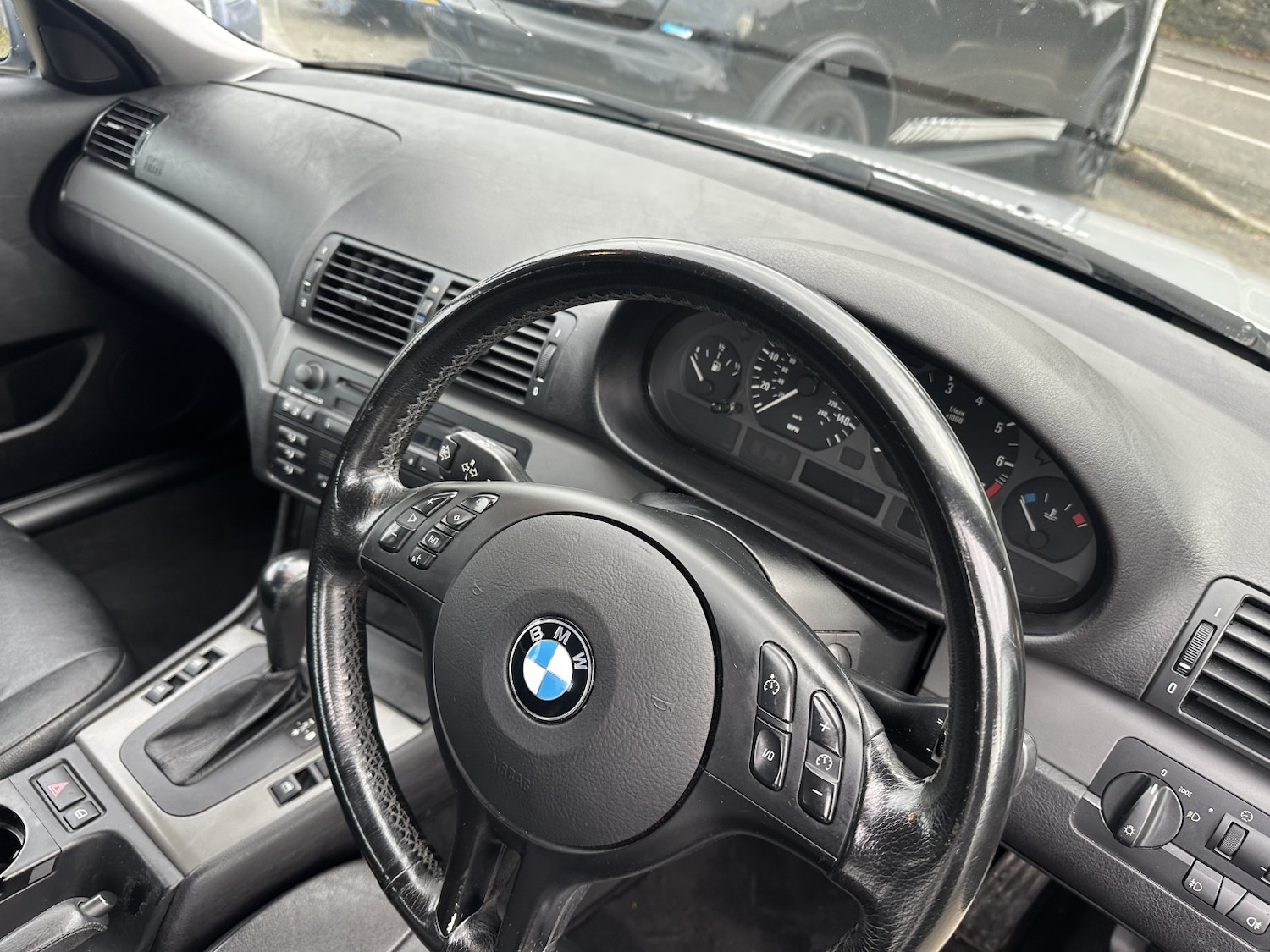 Used BMW 3 Series 2003 for sale - 76699258: Photo 2