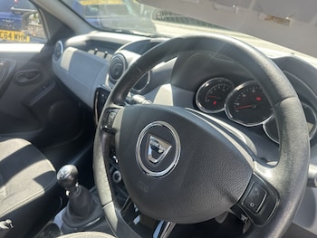 Used Dacia Duster 2015 for sale - 78897502: Photo