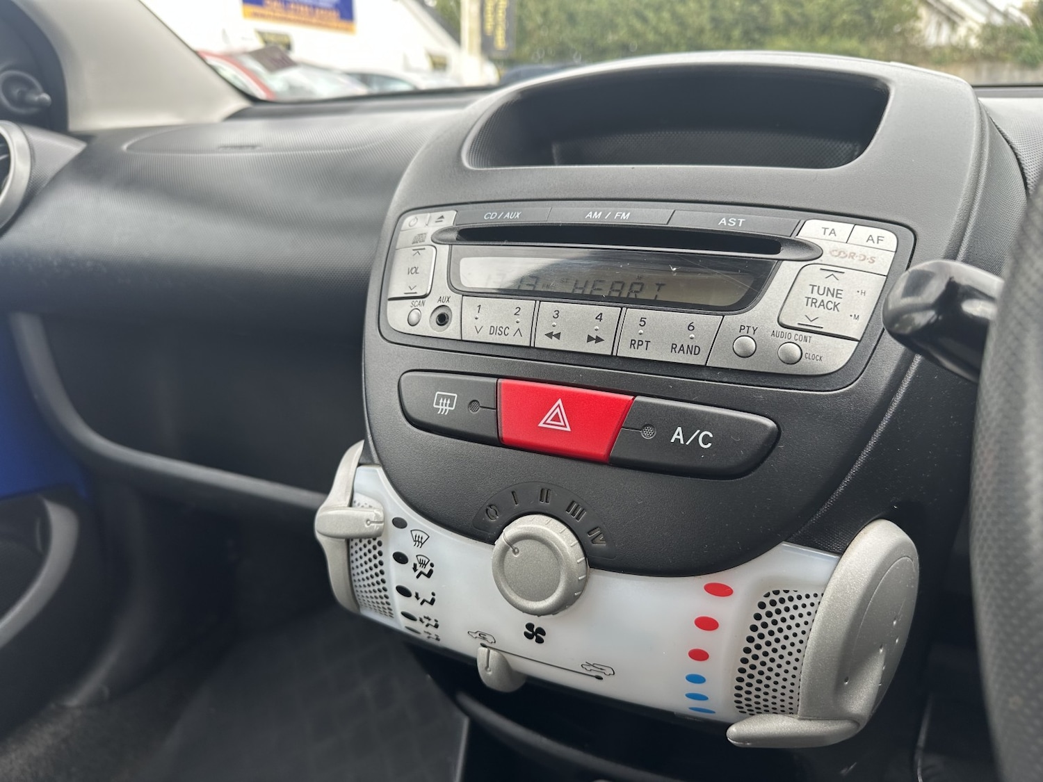 Used Peugeot 107 2013 for sale - 76082750: Photo 14