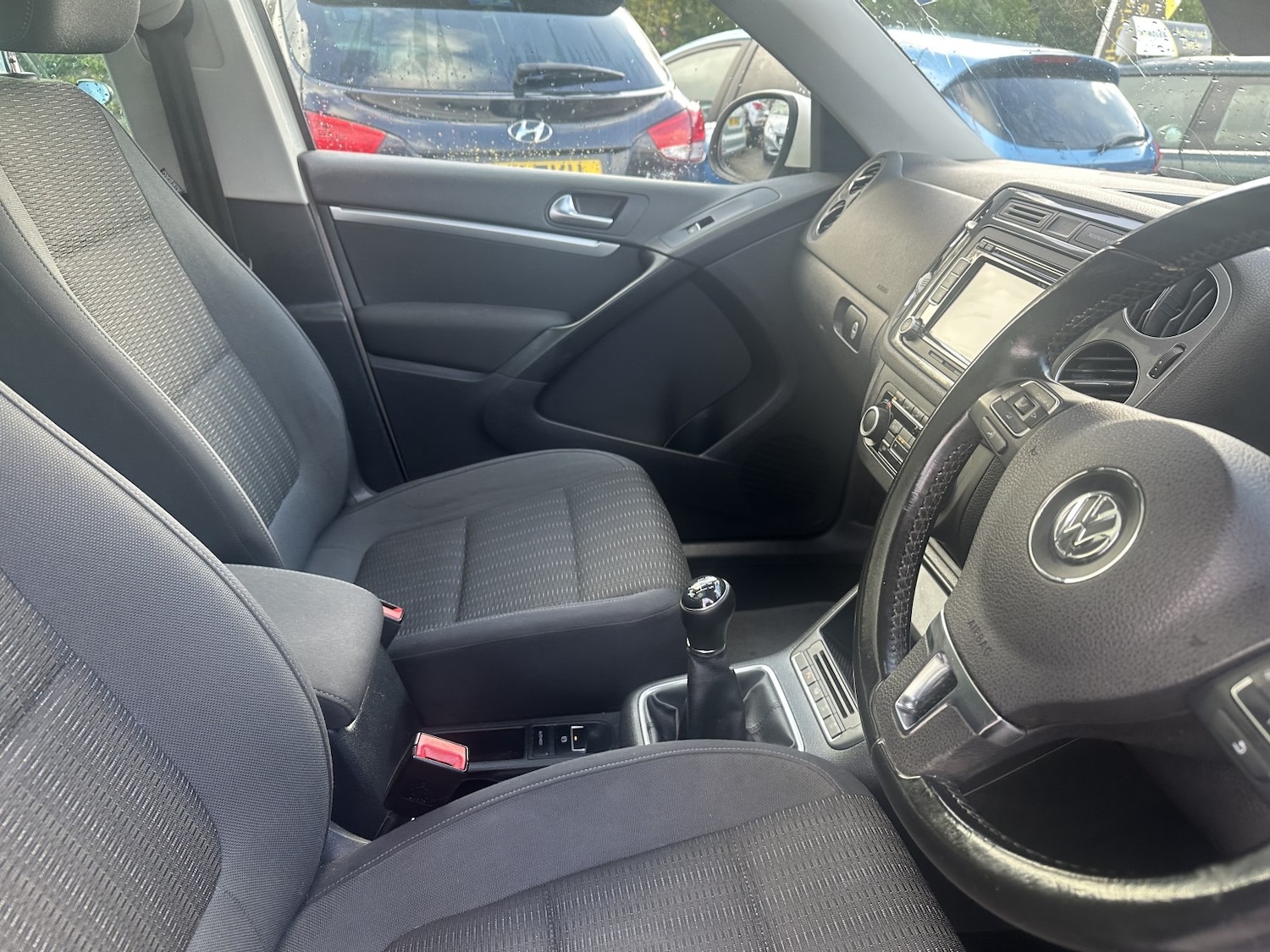 Used Volkswagen Tiguan 2011 for sale - 76436362: Photo 2