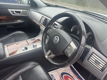 Used Jaguar XF 2011 for sale - 78932309: Photo