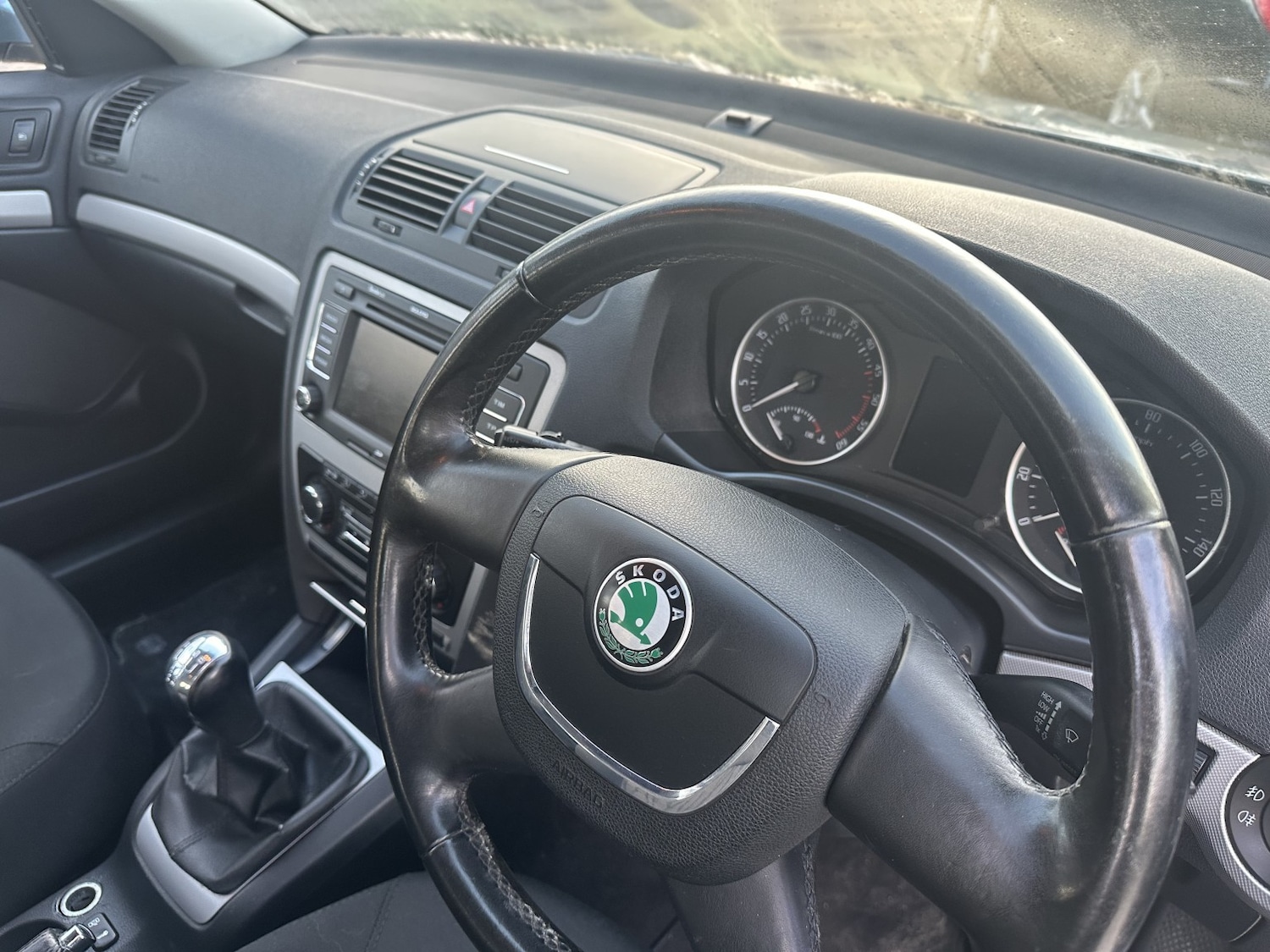 Used Skoda Octavia 2010 for sale - 76579995: Photo 2