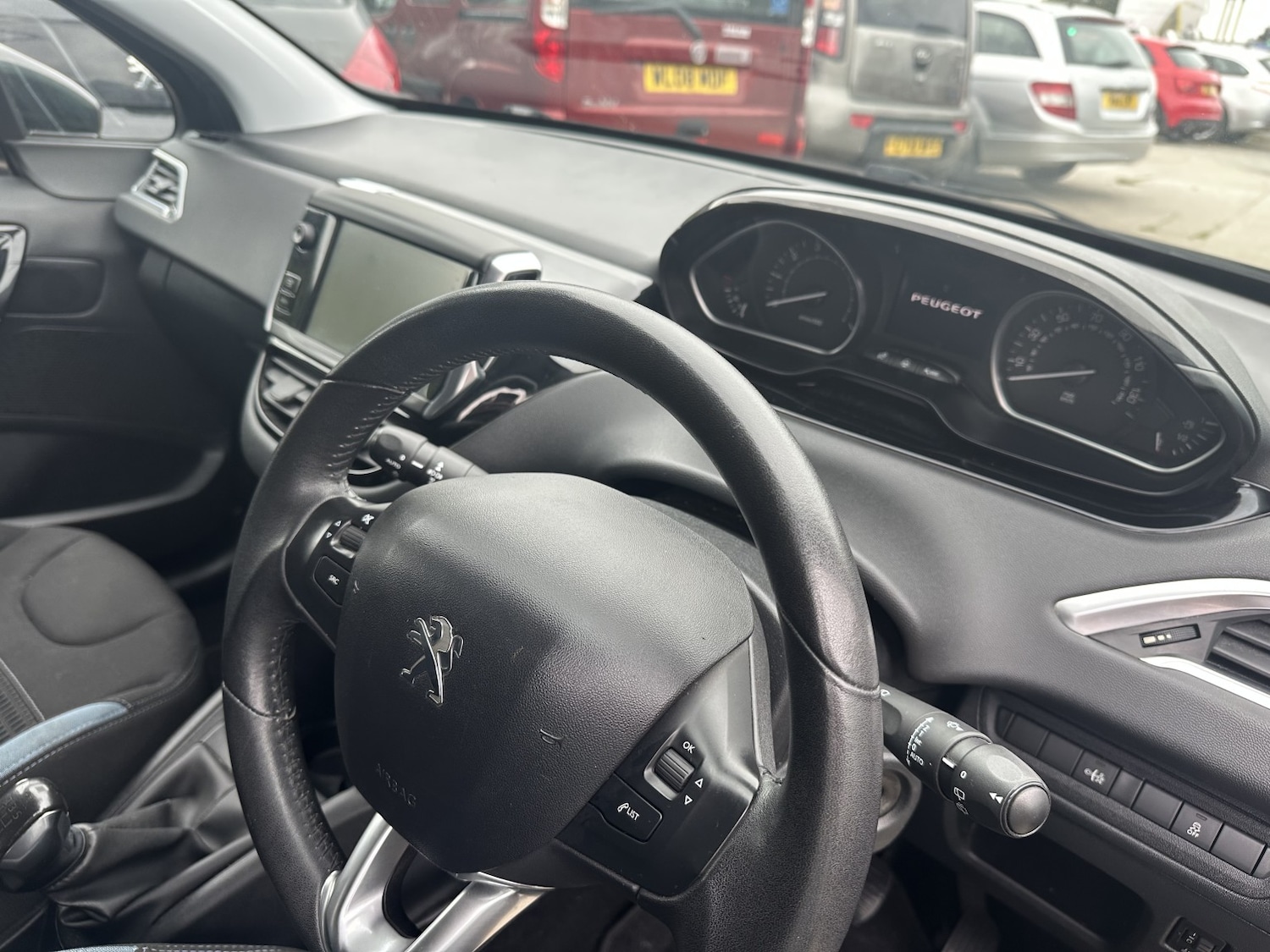 Used Peugeot 208 2013 for sale - 76088729: Photo 2