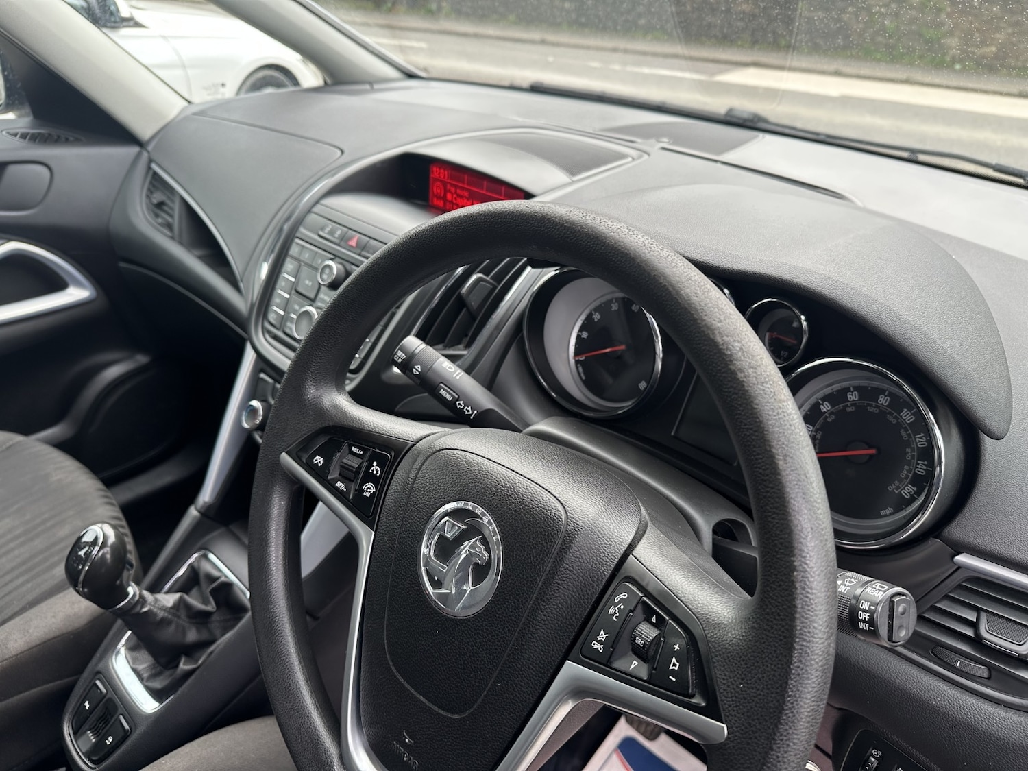 Used Vauxhall Zafira 2015 for sale - 77766431: Photo 2