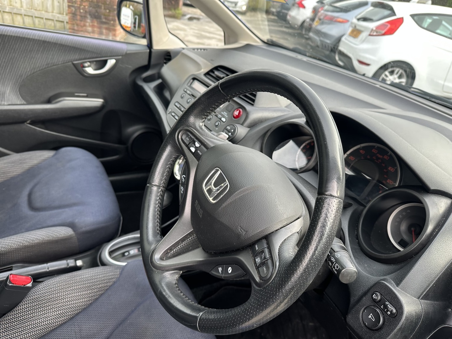 Used Honda Jazz 2011 for sale - 77049296: Photo 2