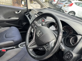 Used Honda Jazz 2011 for sale - 77049296: Photo