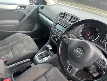 Used Volkswagen Golf 2010 for sale - 75475475: Photo