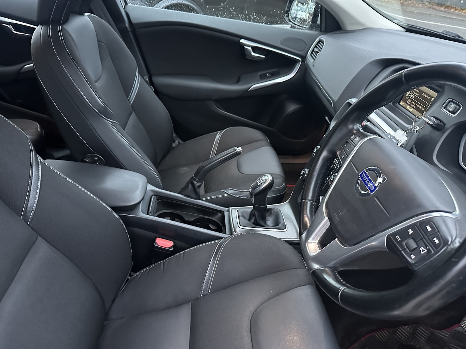 Used Volvo V40 2013 for sale - 76579987: Photo 10