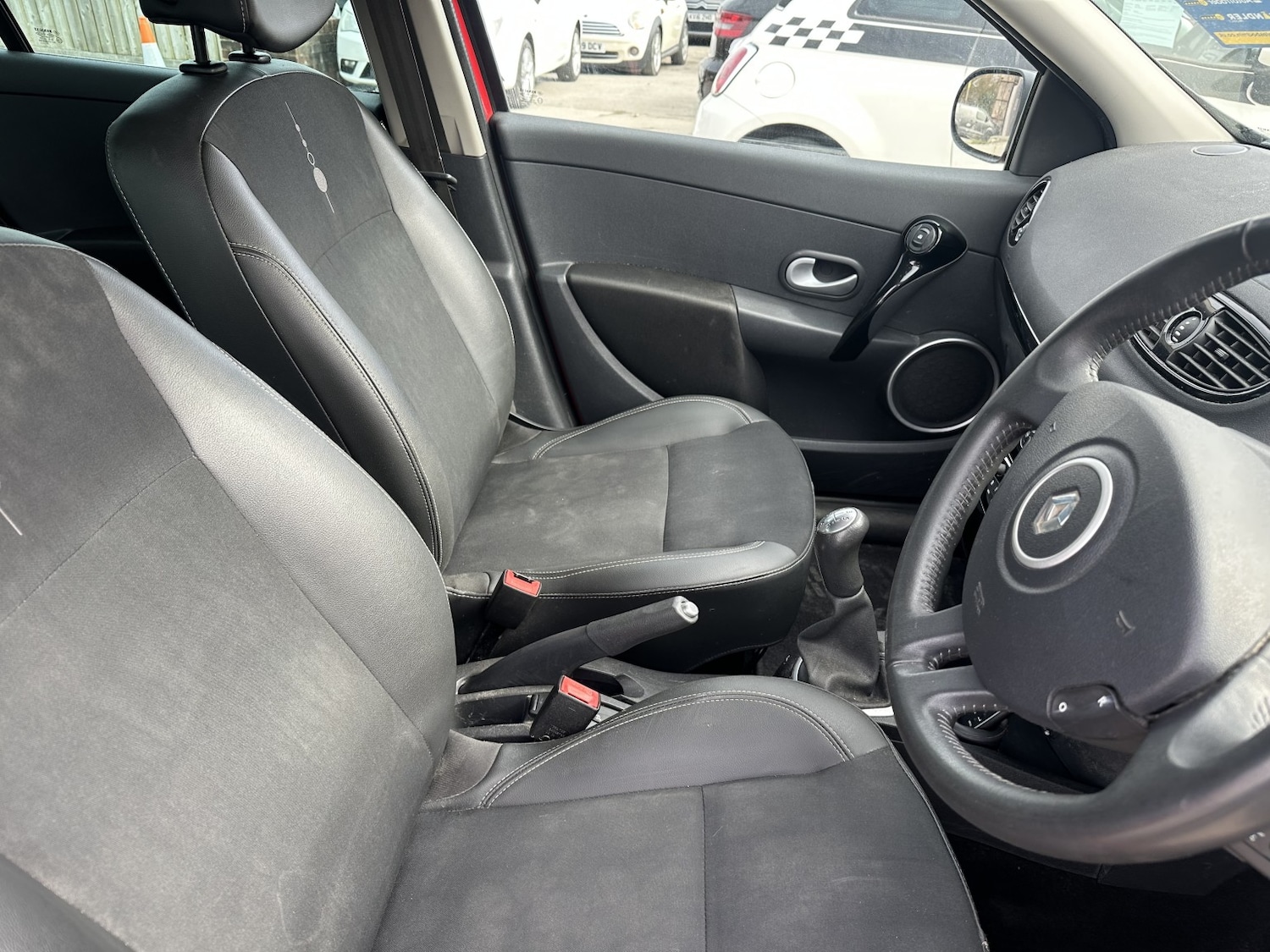 Used Renault Clio 2013 for sale - 77991705: Photo 10