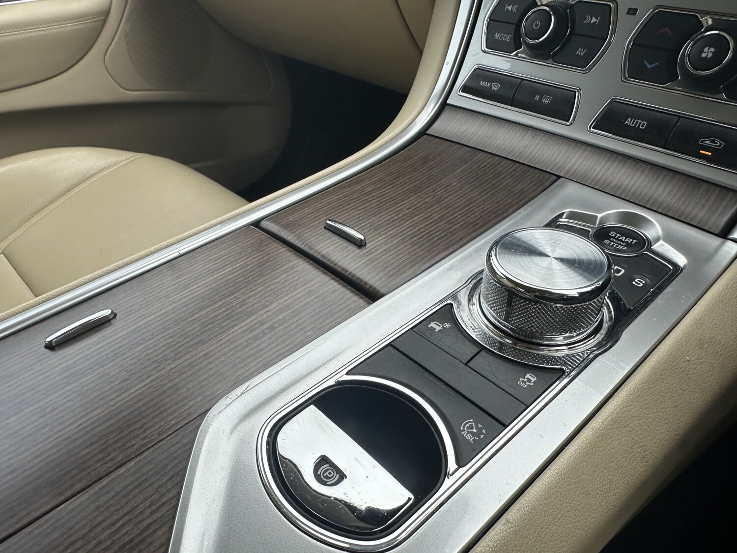 Used Jaguar XF 2013 for sale - 78090695: Photo 16