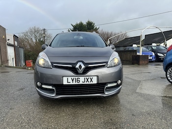 Used Renault Grand Scenic 2016 for sale - 77289240: Photo