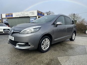Used Renault Grand Scenic 2016 for sale - 77289240: Photo