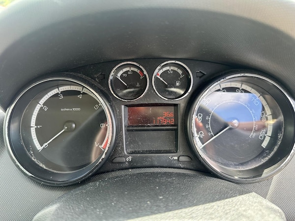 Used Peugeot 308 2010 for sale - 74207238: Photo 12
