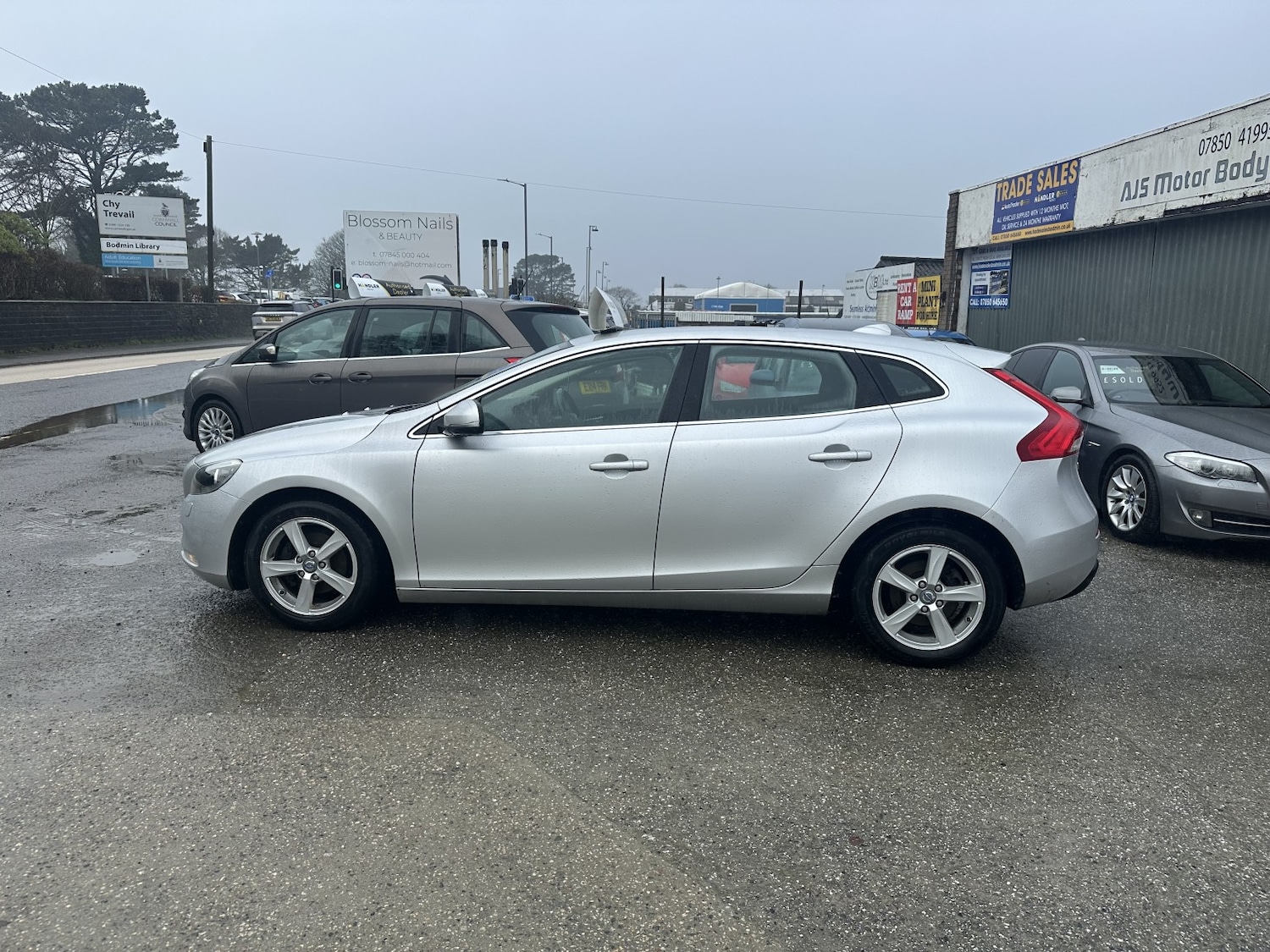 Used Volvo V40 2013 for sale - 77508418: Photo 5