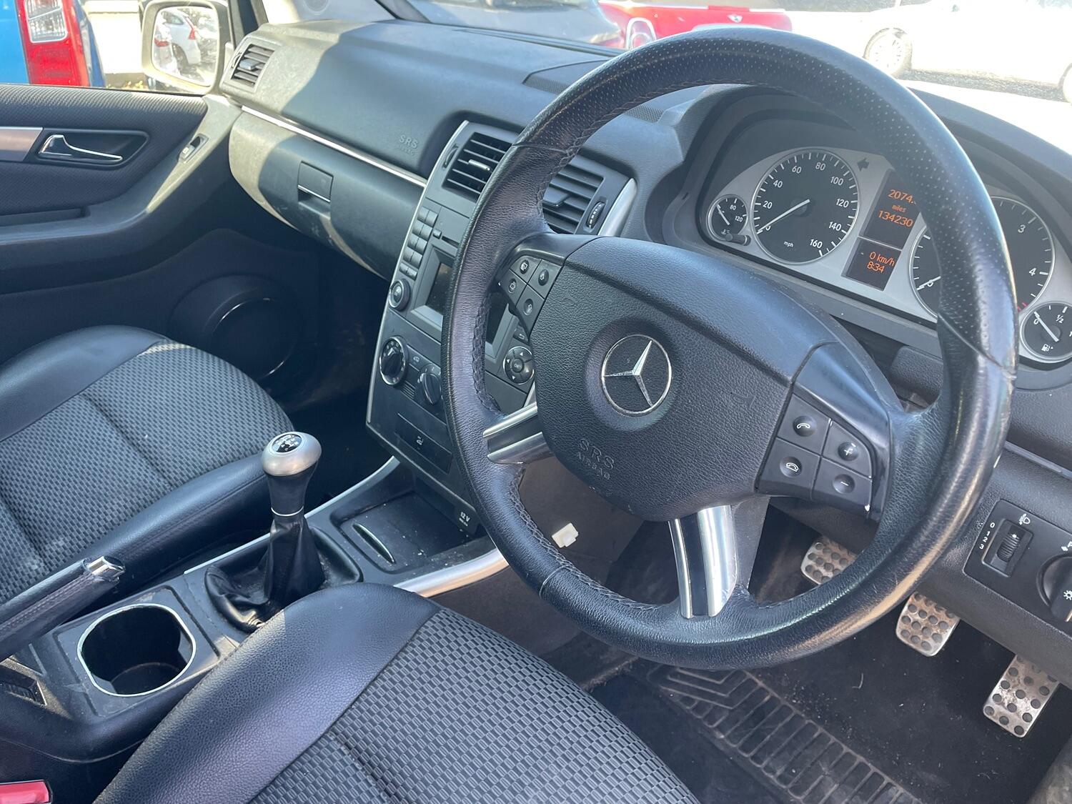 Used Mercedes-Benz B Class 2010 for sale - 76793700: Photo 2