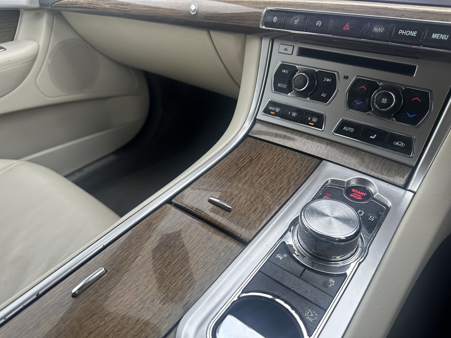 Used Jaguar XF 2013 for sale - 76877587: Photo 15