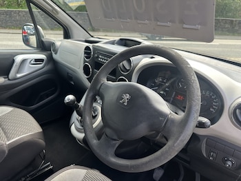 Used Peugeot Partner Tepee 2013 for sale - 78300508: Photo